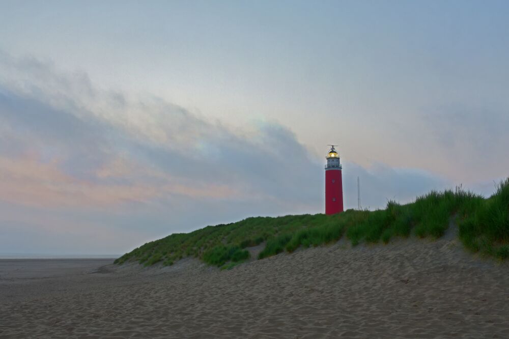 De vuurtoren van Texel in het avondlicht