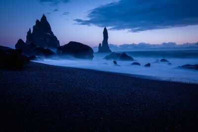 Het laatste licht van het blauwe uur op IJsland