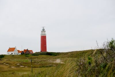 De vuurtoren van Texel en de woning van de vuurtorenwachter