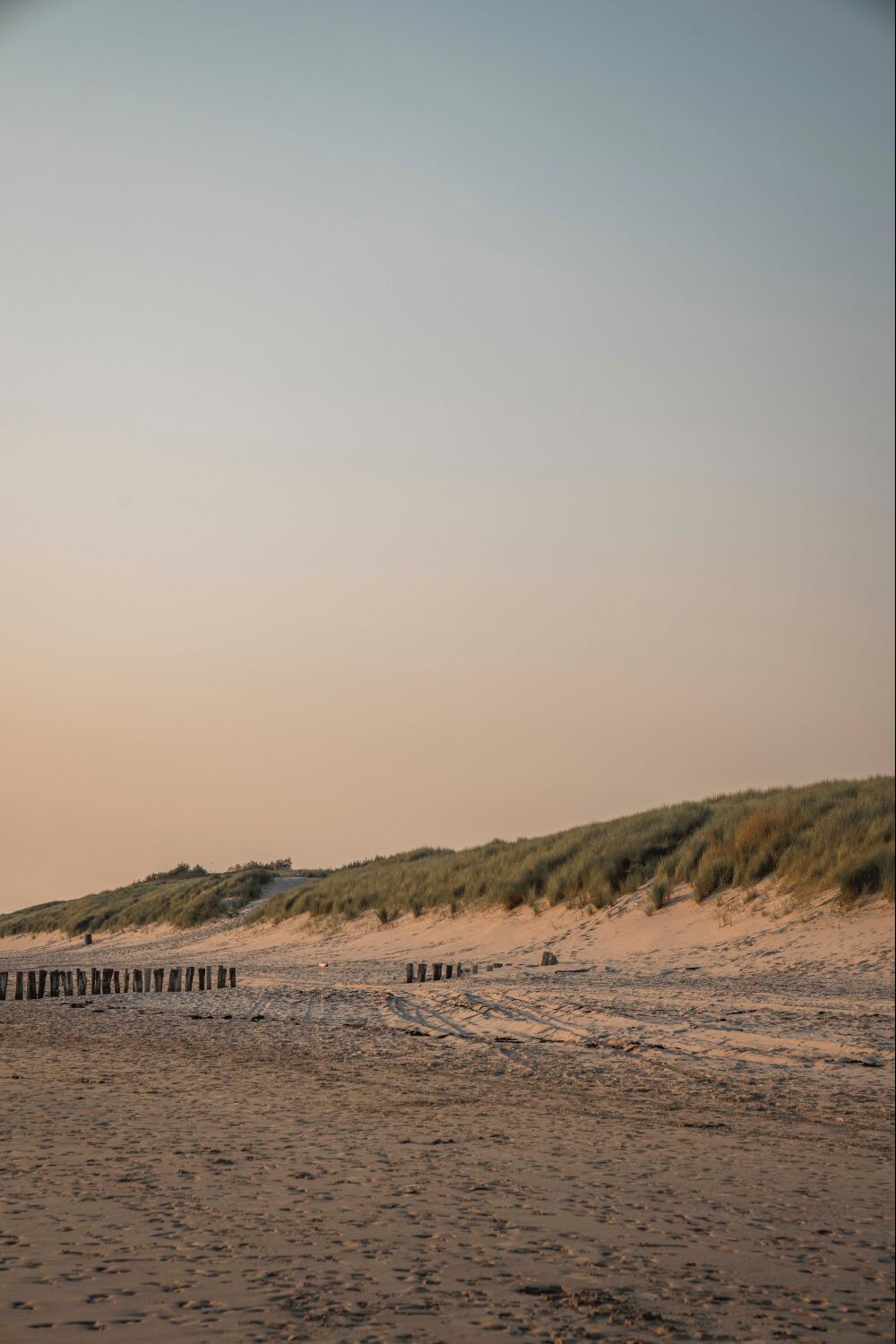 Stilte aan de Kust - Zandduinen bij Zonsondergang