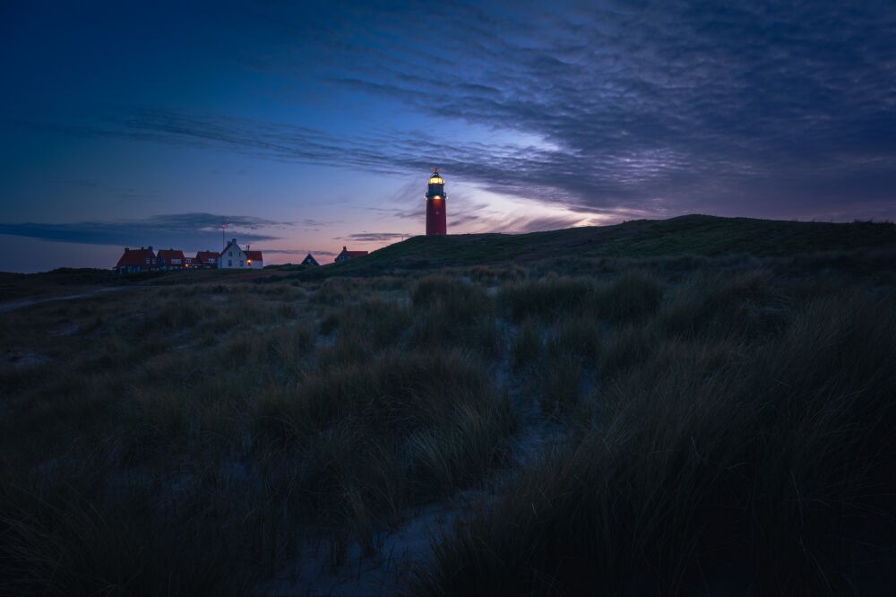 Morgens het blauwe uurtje vlak voor zonsopkomst op Texel