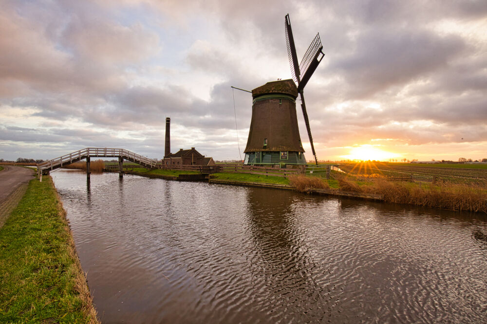 Sunrise at the Kaag windmill