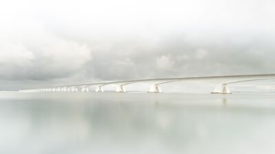 Zeelandbrug met Oosterschelde – Stijlvolle Fotodecoratie voor aan de Muur