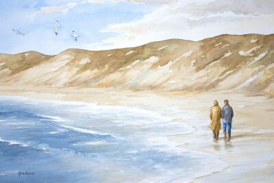 Twee mensen wandelen langs het Nederlandse Noordzee strand en de duinen.  - Aquarel - Hans Sturris
