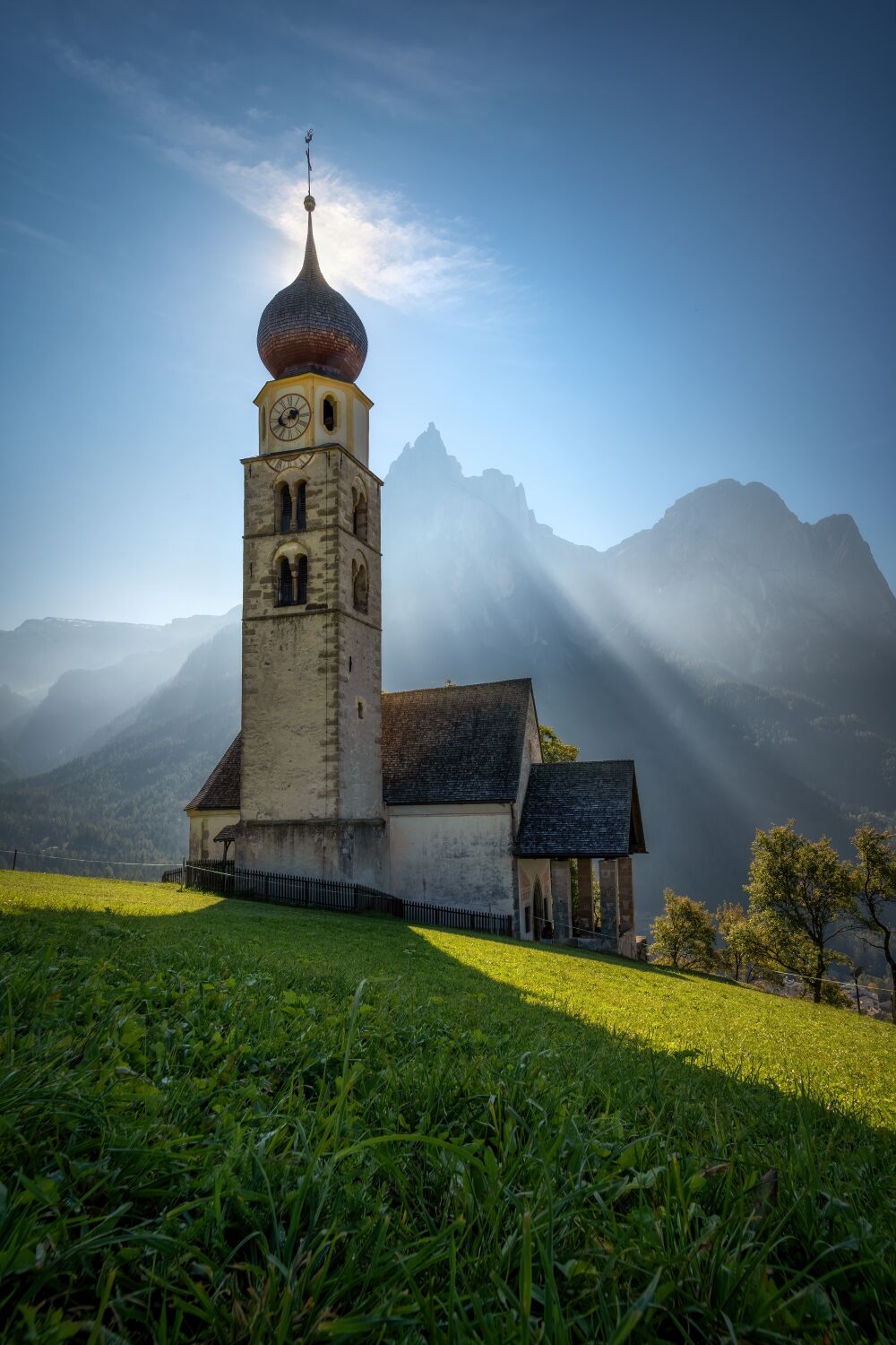 Dolomieten - Kerk bij zonsopkomst