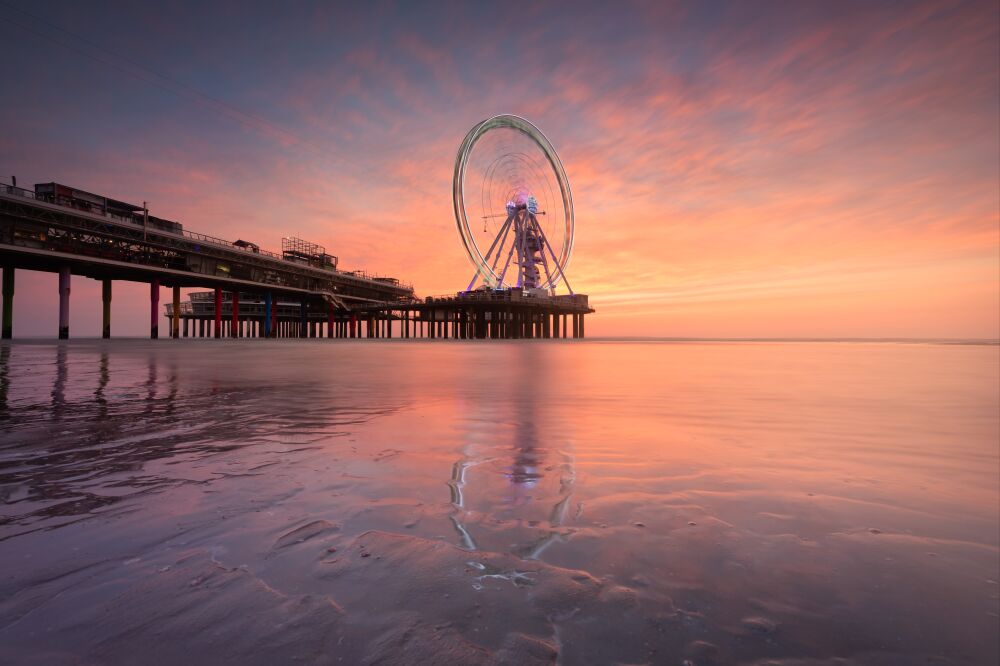 De magie van de Scheveningse Pier bij zonsondergang