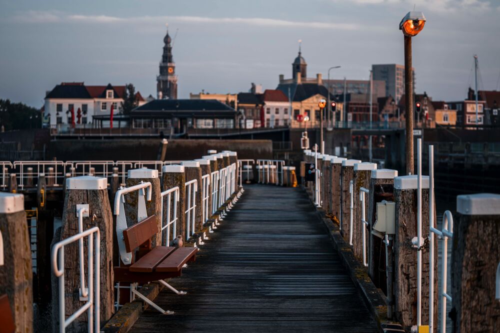 Stadszicht bij Schemering - Historische Havenpier - Vlissingen