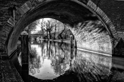 The Oudegracht with a view under the Hamburgerbrug