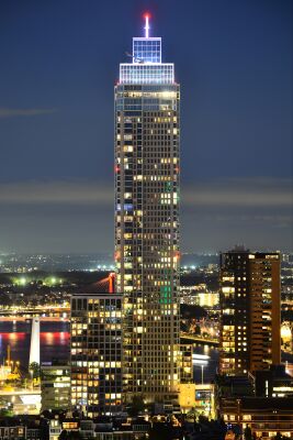 Rotterdam Woontoren Nacht