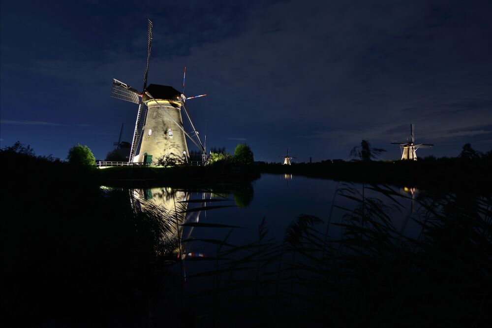 Verlichte molen in Kinderdijk