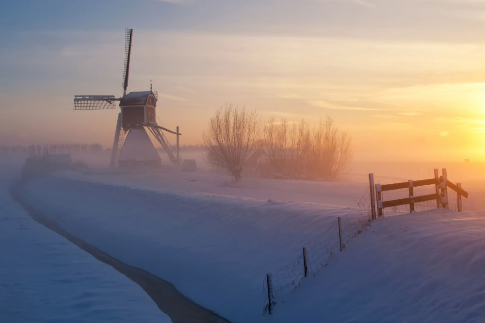 De Wingerdse Molen in wintersfeer