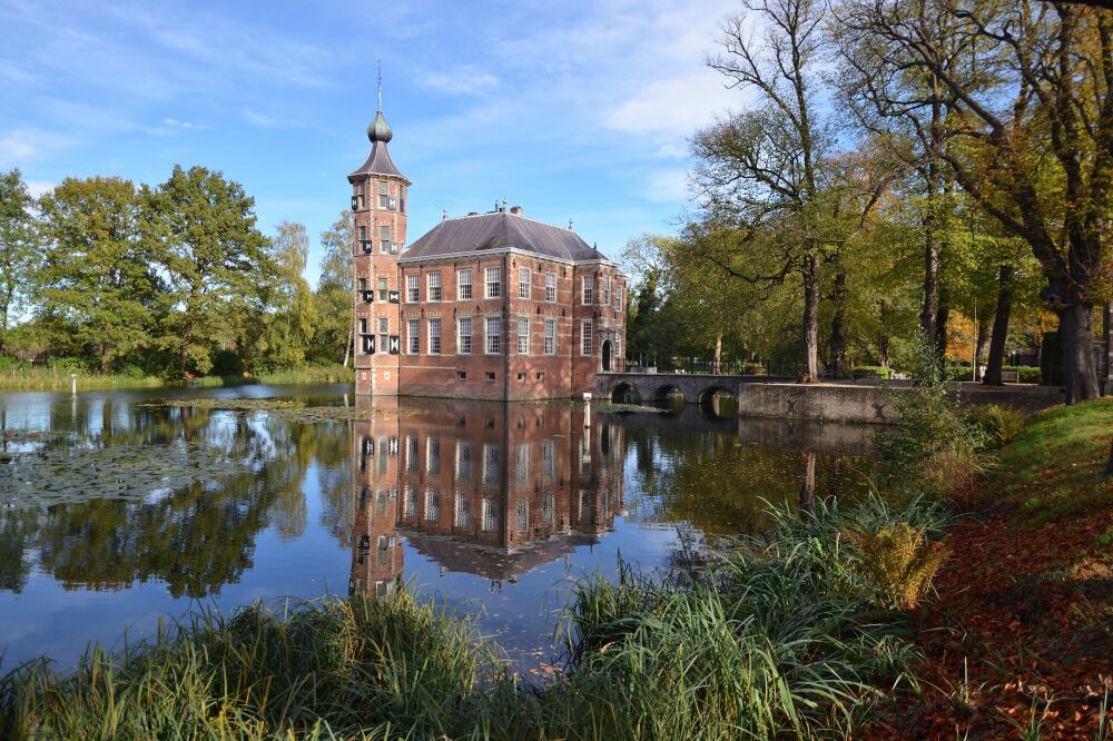 Bouvigne Castle Breda in autumn colors