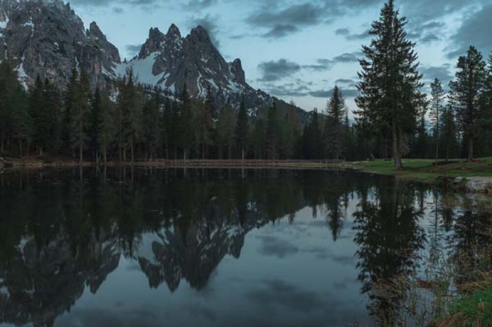 Chasingescape - Lake reflections