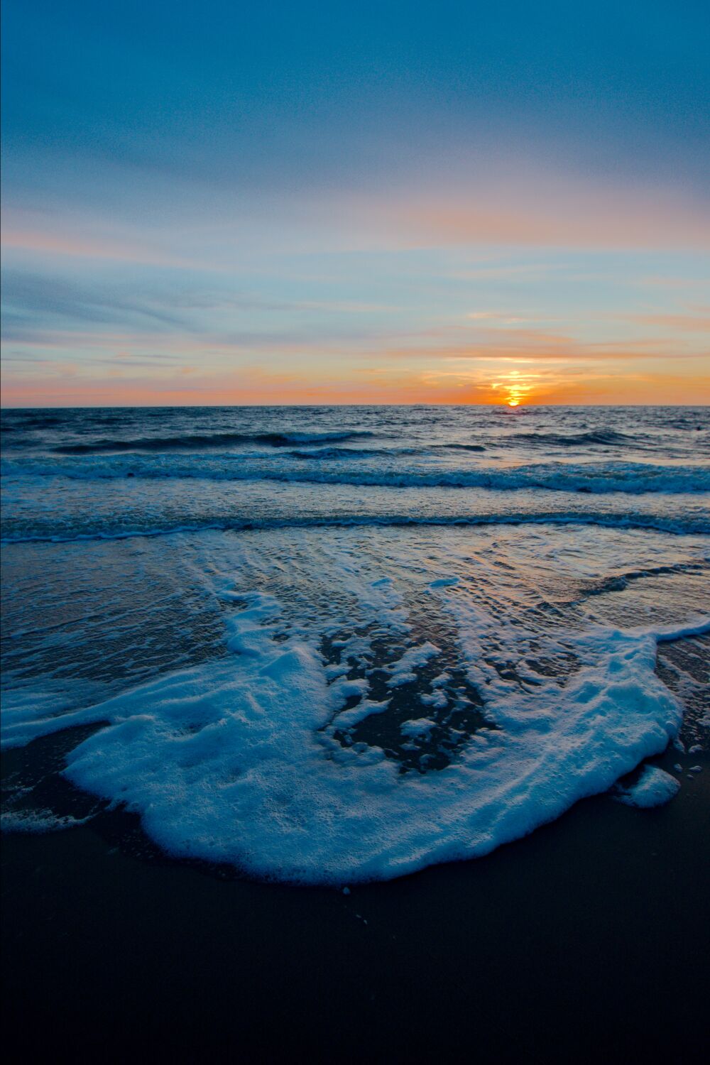 Zonsondergang aan zee op Texel