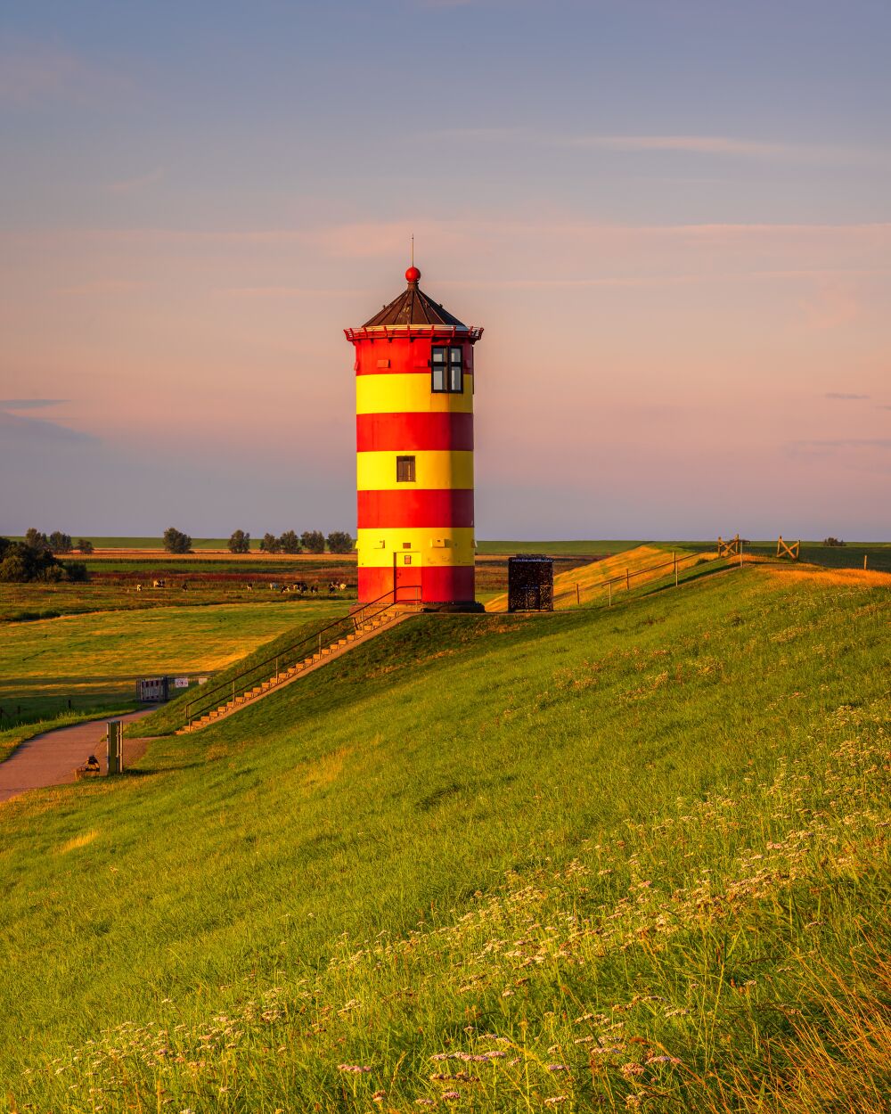 Een zomerochtend bij de Vuurtoren van Pilsum Duitsland