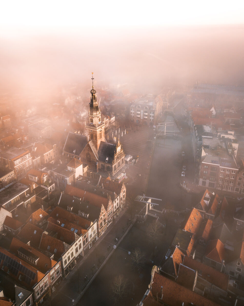 Alkmaar in de mist