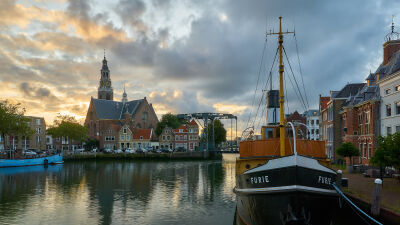 De oude haven van Maassluis (De Kolk) voor zonsondergang