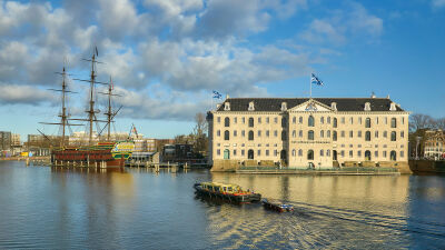 Scheepvaartmuseum met VOC-schip Amsterdam
