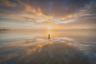 Zonsopkomst in de oneindige reflectie