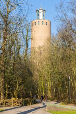 Watertoren in het Maria-Hendrika park (2)