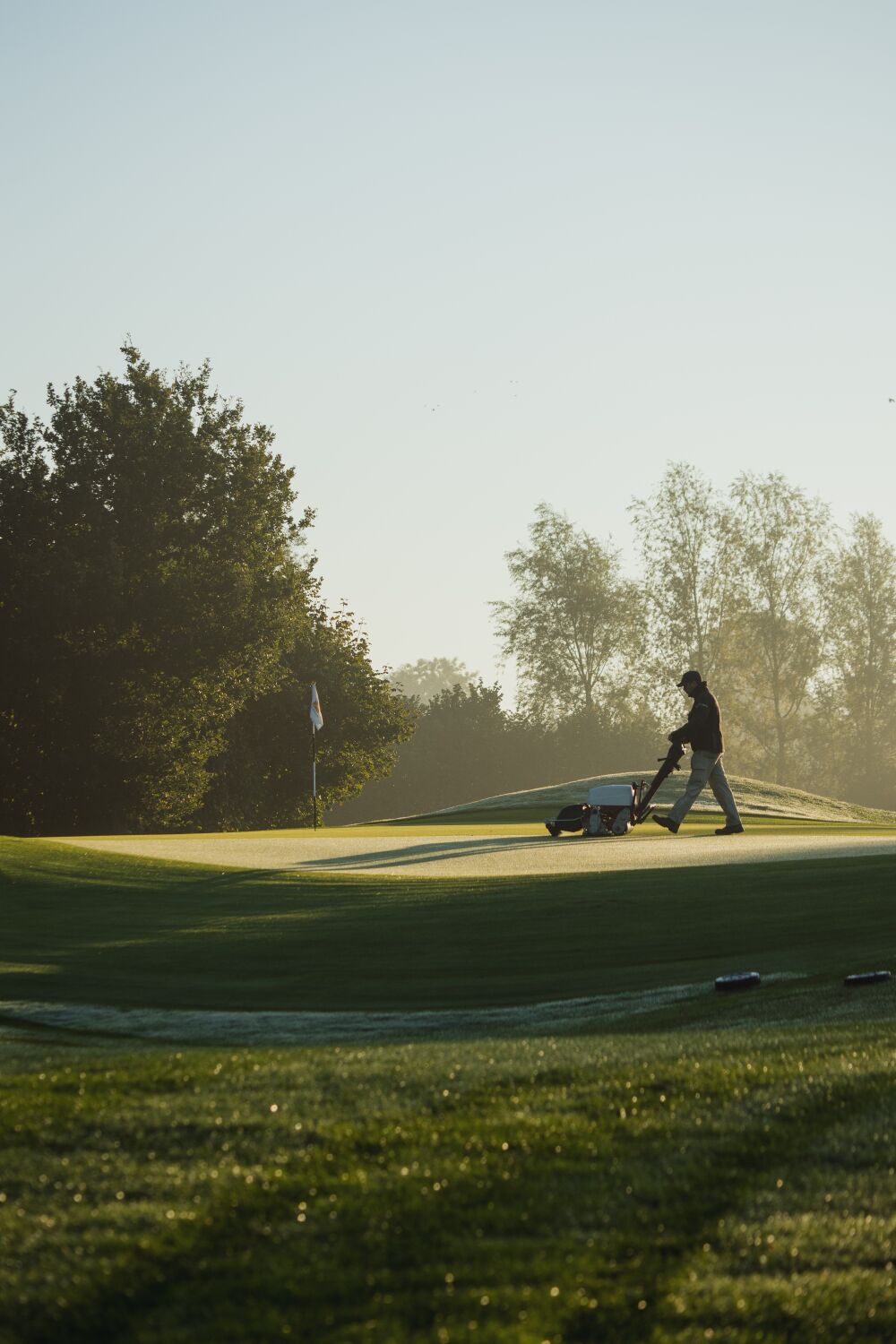 The Dutch - Hole 5 greenkeeper