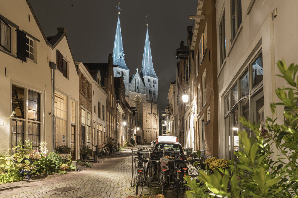 zicht op de Bergkerk in Deventer 