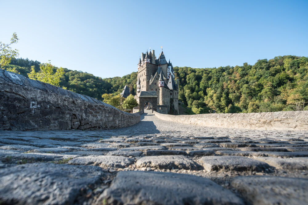 Burg Eltz in de bergen