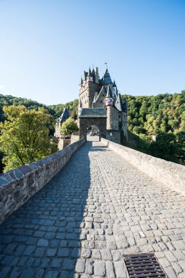 Burg Eltz in de bergen