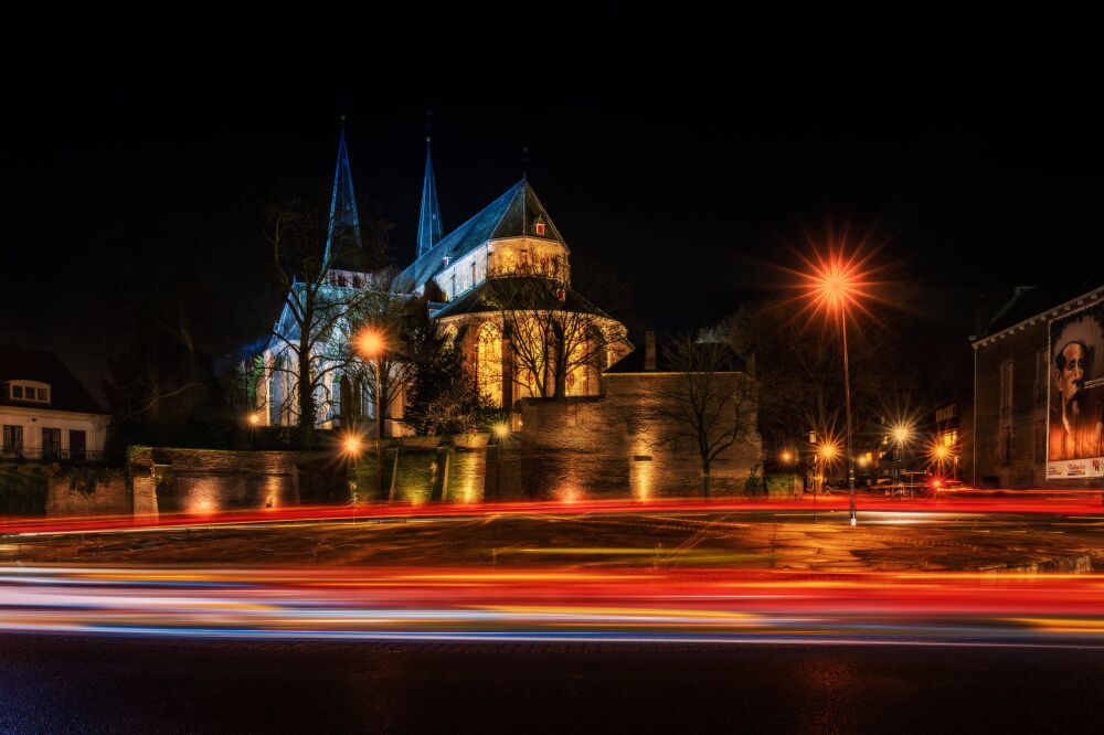 De Bergkerk in de nacht in Deventer