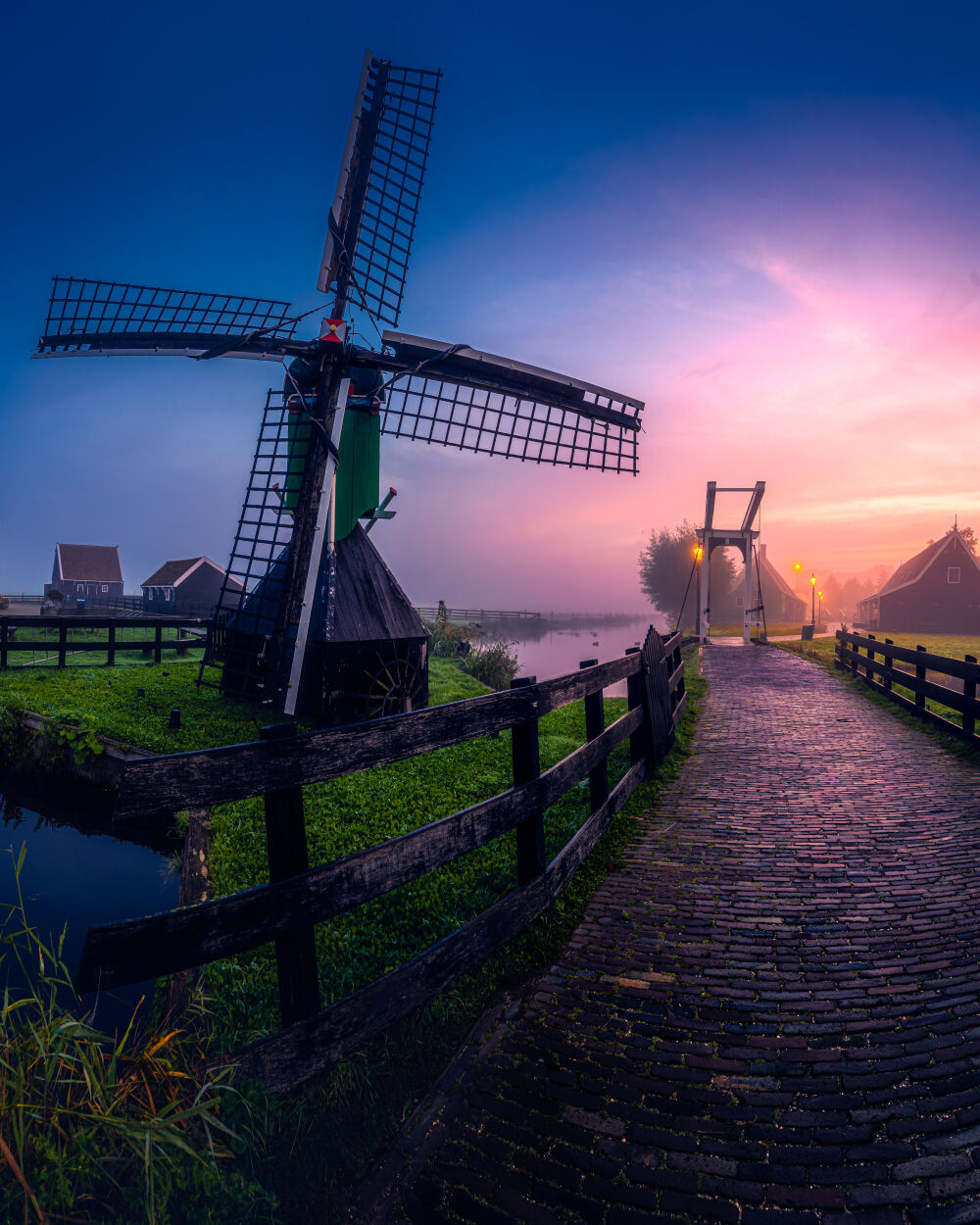 Fairytale misty sunrise at the Zaanse Schans