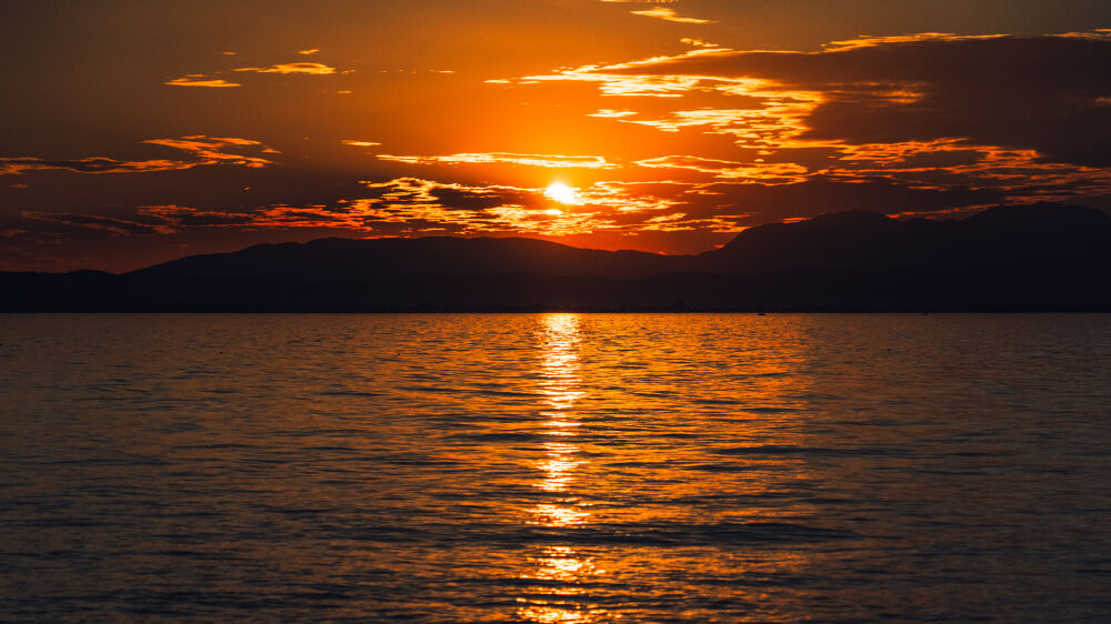 Sunset lake Garda Italy (Landscape)