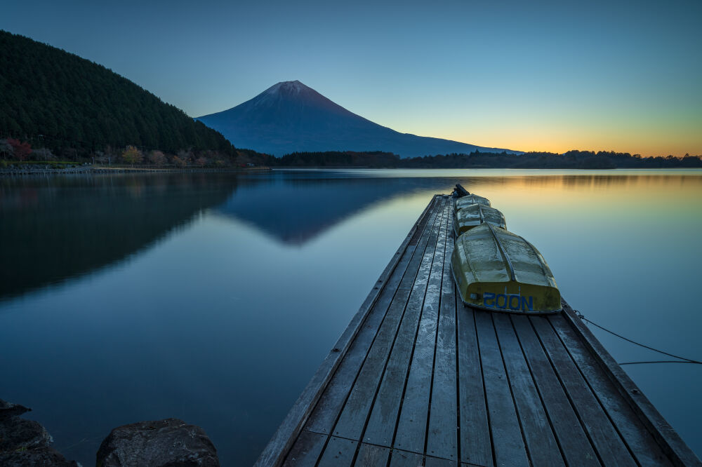 Mt Fuji on a cold morning in Autumn