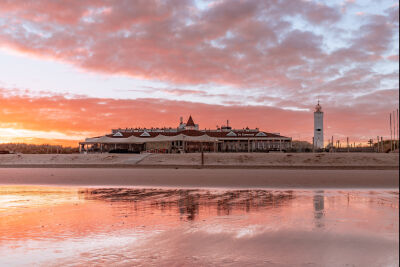 Zonsopkomst op het strand van Noordwijk