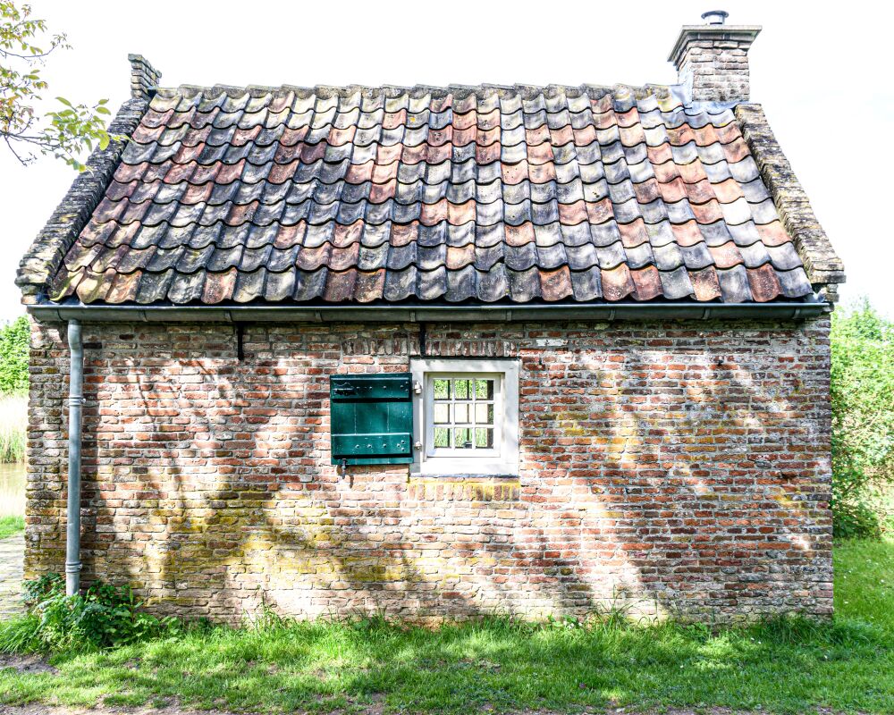 Het oude washuisje langs de Linge