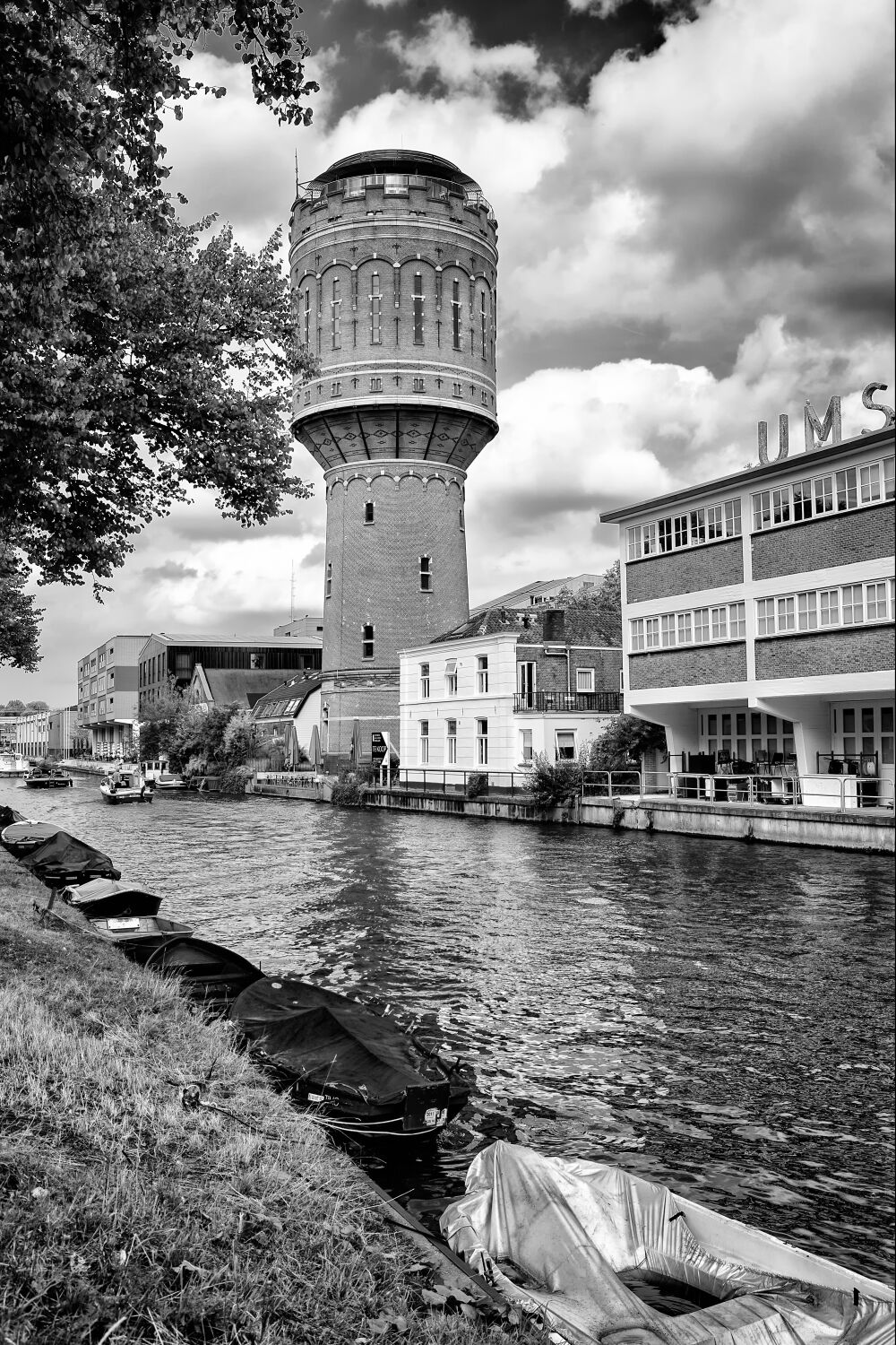 The water tower at the Heuveloord in Utrecht on the Vaartsche Rijn