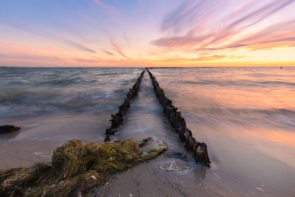 zonsondergang aan het strand bij Hindeloopen