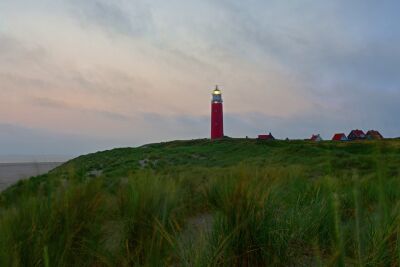 De vuurtoren van Texel in het avondlicht