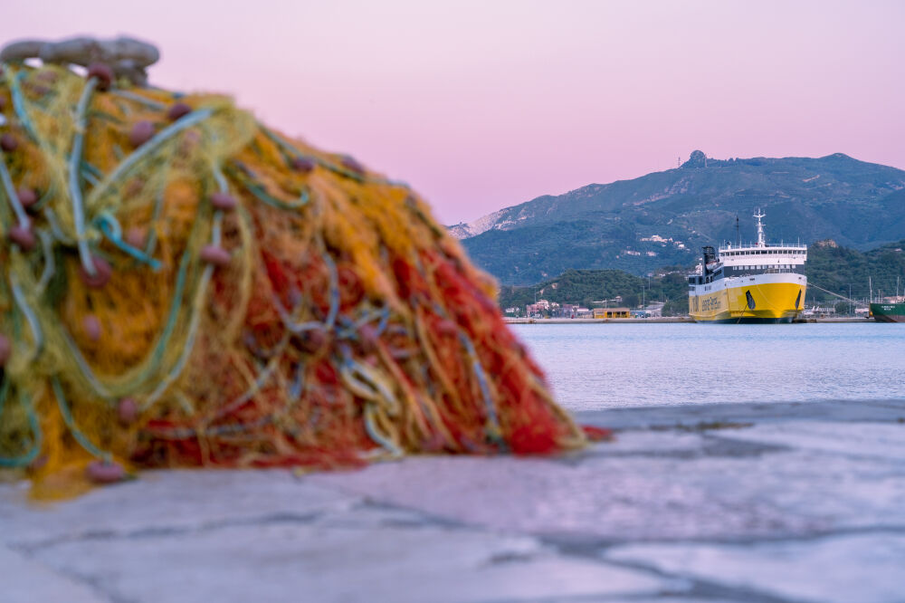 Veerpont in de haven van Zakynthos