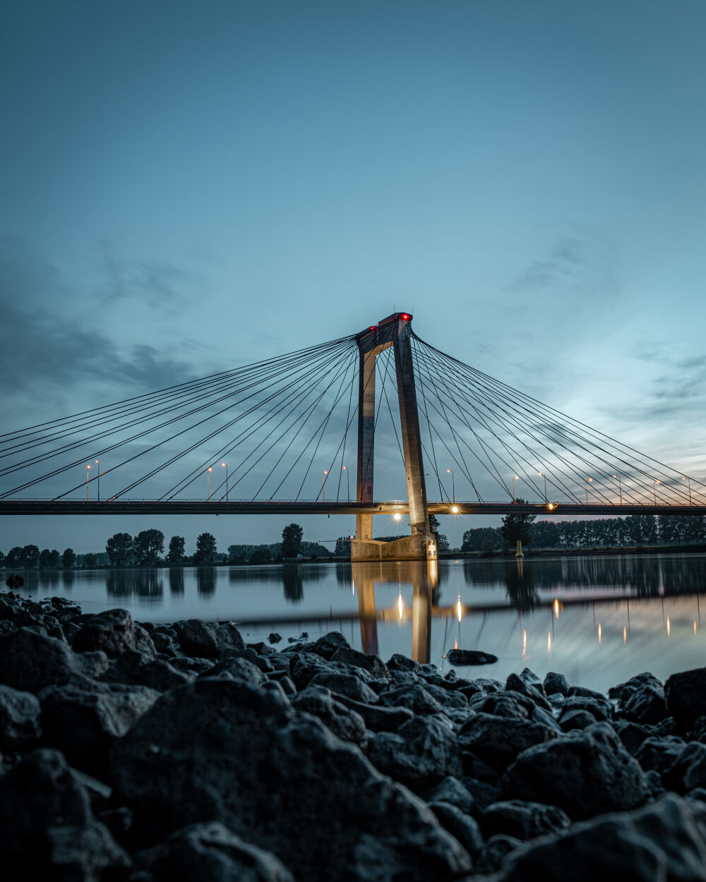 Heusdense Brug Nacht Maas