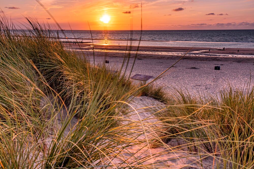 Zonsondergang duinen Nieuwvliet