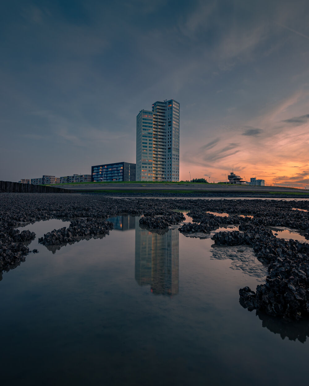 Het Waterfront bij zonsondergang