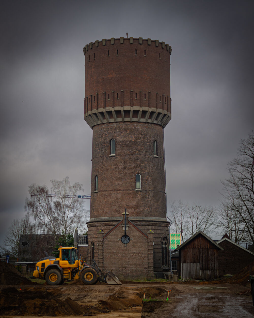 toren met buldozer