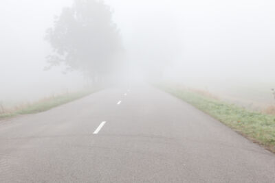 mist op de weg in Nederland