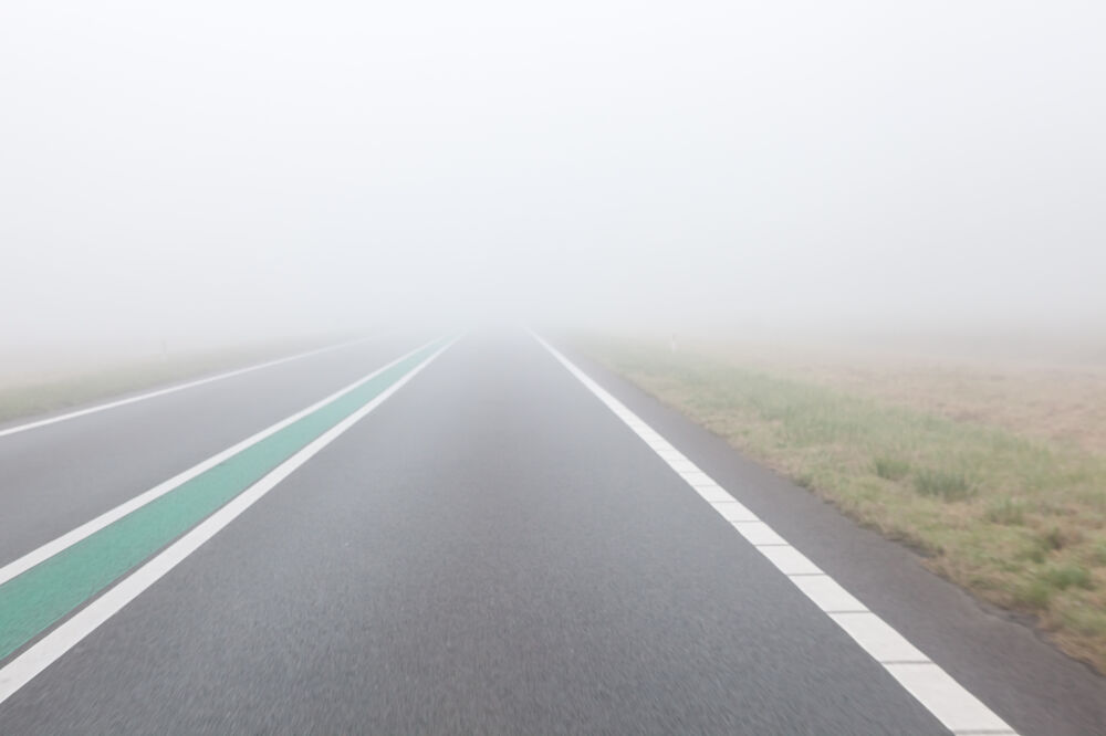 mist op de weg in Nederland