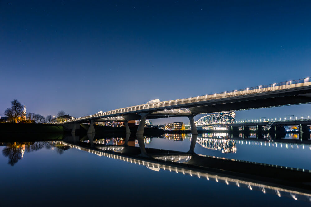 De Lentloper en Spiegelwaal