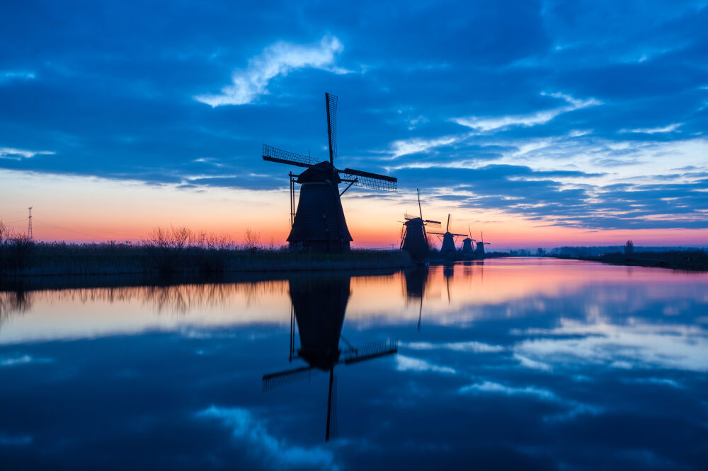 Kinderdijk met zonsopgang