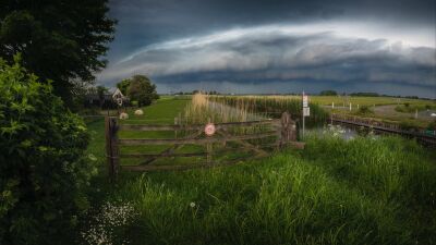 Shelfcloud above the countryside