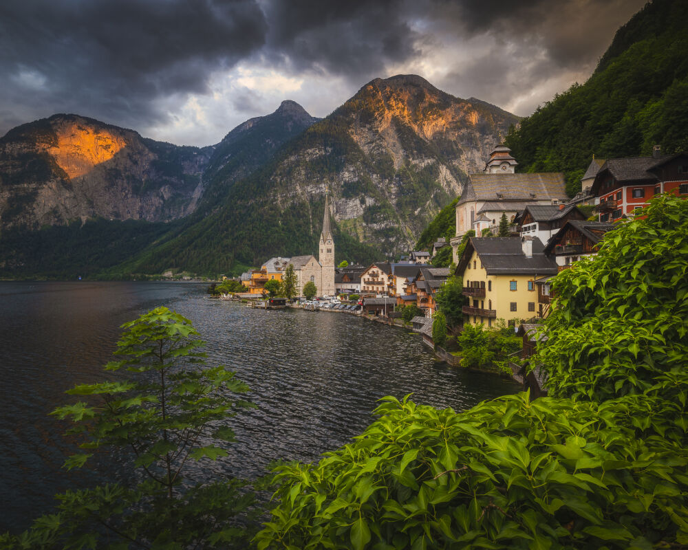 Clouds and Alpen rot, Hallstatt