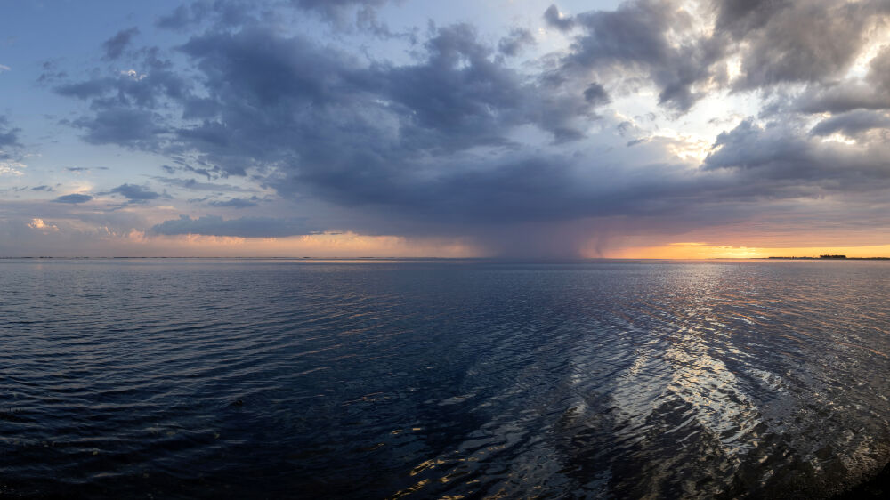 Onweer boven de Oosterschelde