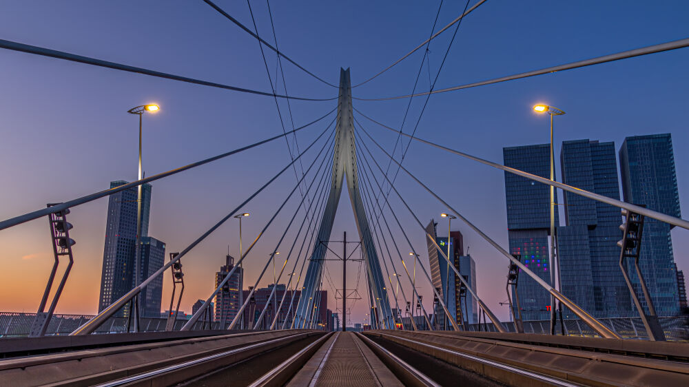 Erasmusbrug front side